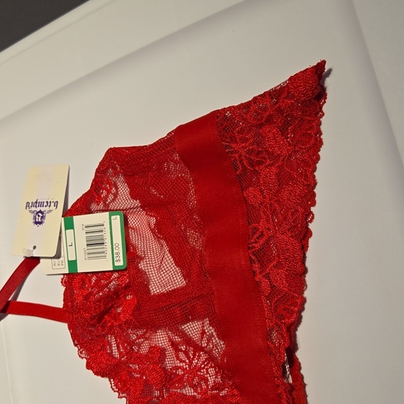 B Tempt'd Red Lace Bra NWT - Picture 5 of 8